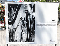 Exposition Etre beau sur la Grand'Place - Agrandir l'image (fenêtre modale)