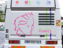 Retour en images sur le passage du bus santé femmes de l'Institut des Hauts-de-Seine  - Agrandir l'image (fenêtre modale)