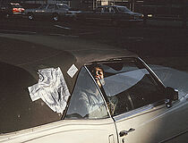 1986, New York, USA, garçon dans une voiture. - Agrandir l'image (fenêtre modale)