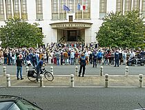 Rassemblement citoyen devant l'hôtel de ville - Lundi 3 juillet 2023 - Agrandir l'image (fenêtre modale)