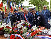 cérémonie de commémoration du 77e anniversaire de la Victoire du 8 mai 1945 - Agrandir l'image (fenêtre modale)