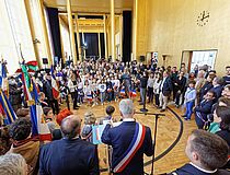 cérémonie de commémoration du 77e anniversaire de la Victoire du 8 mai 1945 - Agrandir l'image (fenêtre modale)